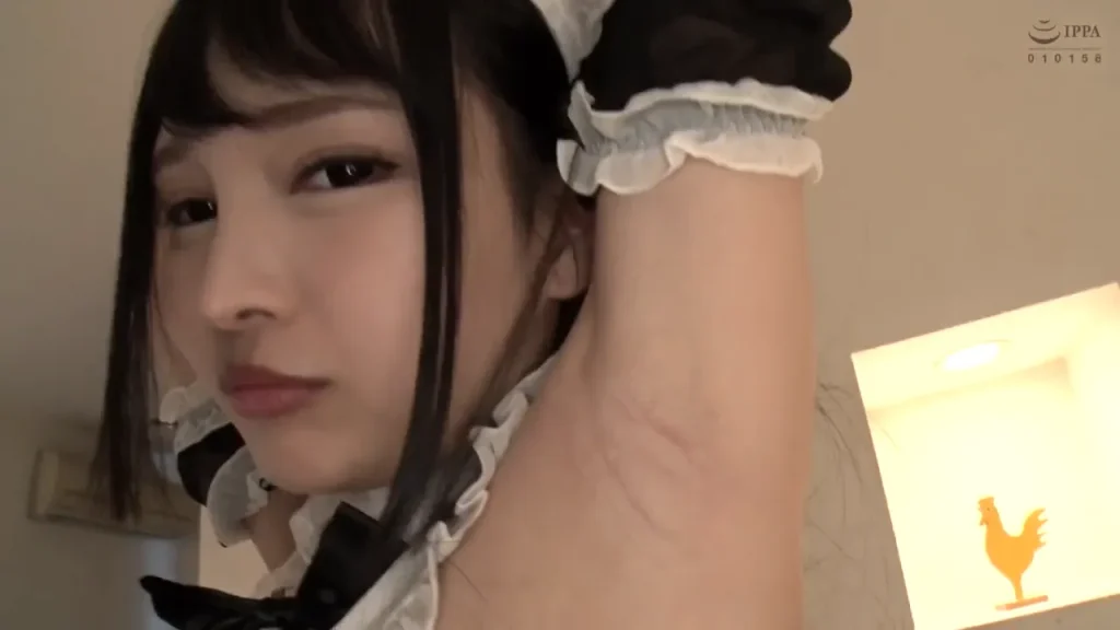 跡美しゅり腋
