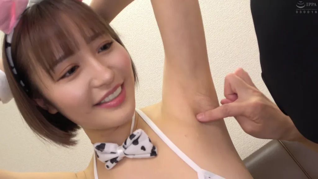 百永さりな腋くすぐり
