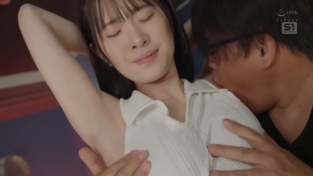 白上咲花の腋舐め