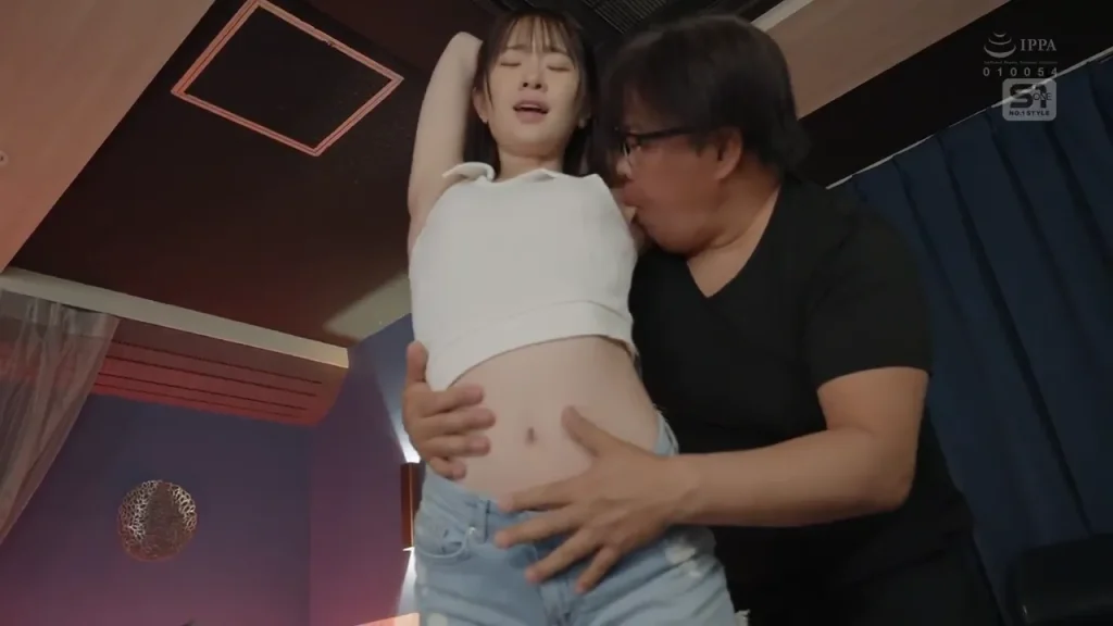 白上咲花の脇舐め