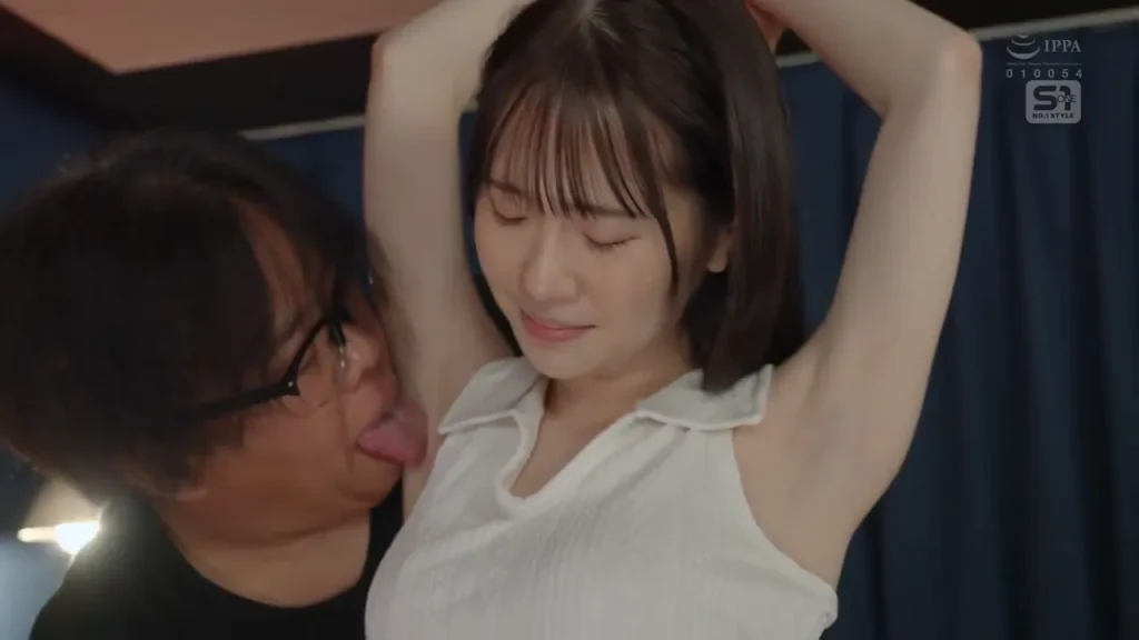 白上咲花ワキ舐め