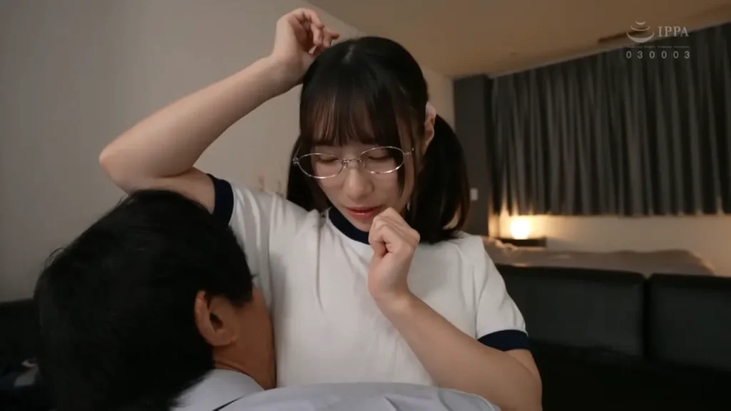 松井日奈子の脇におい嗅ぎ