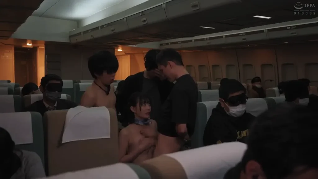 美谷朱音の脇コキ