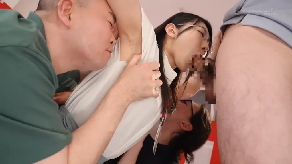 守屋よしのワキにおい嗅ぎ