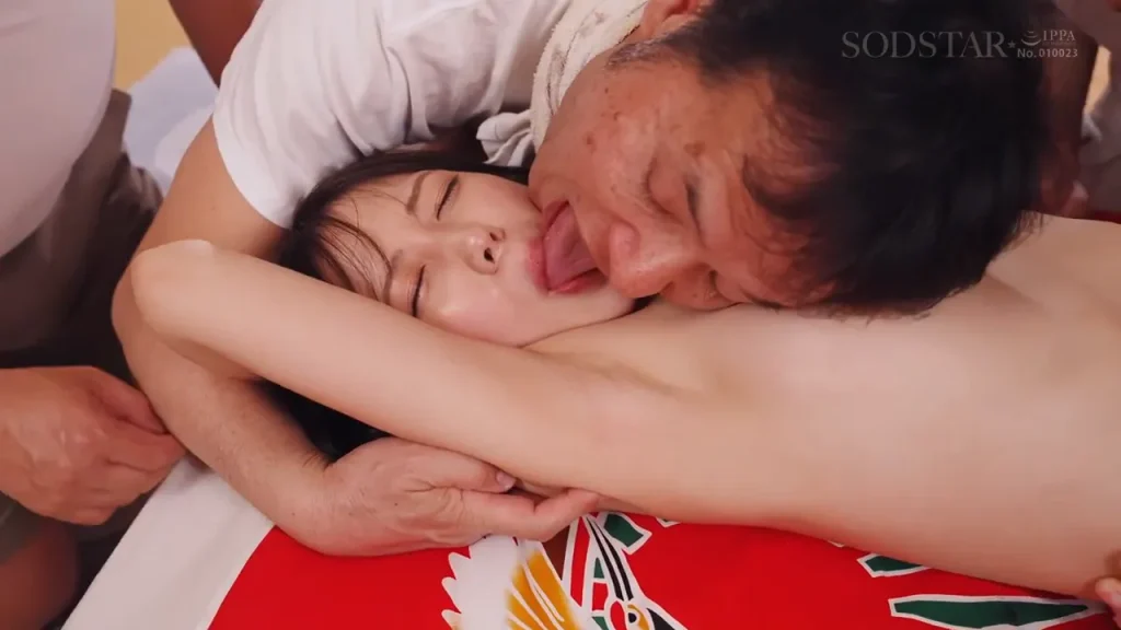 小湊よつ葉ベロチュウ