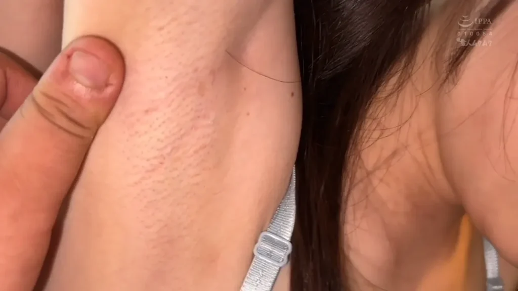 小坂環奈のジョリ腋