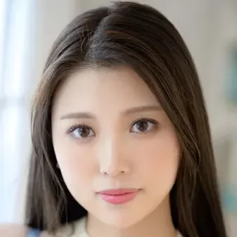 高坂ニナ