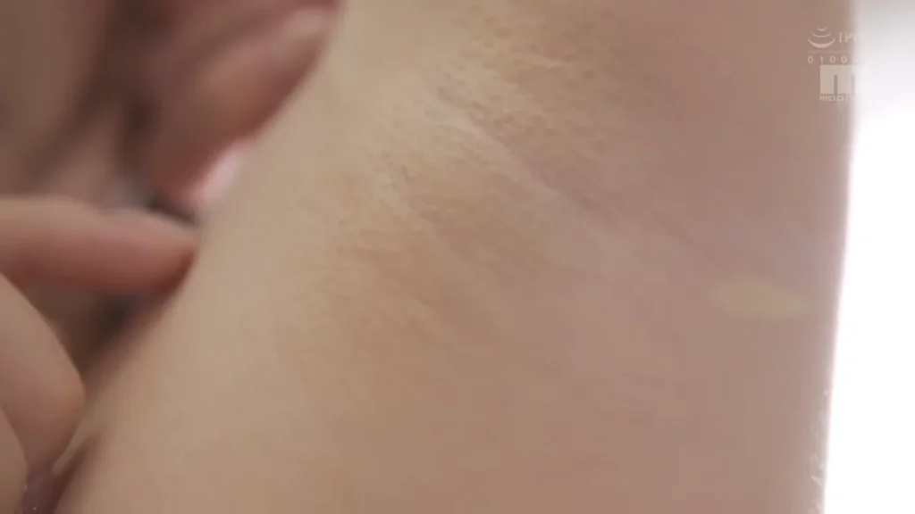 石川澪の腋
